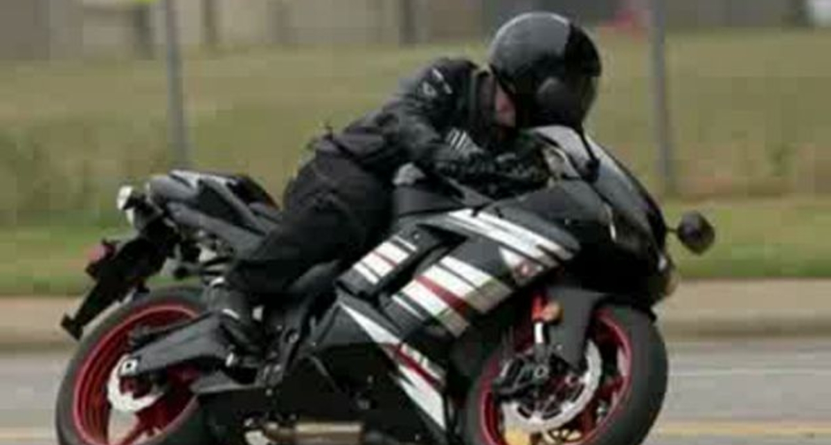 KAWASAKI 2008 NINJA ZX - 6R b