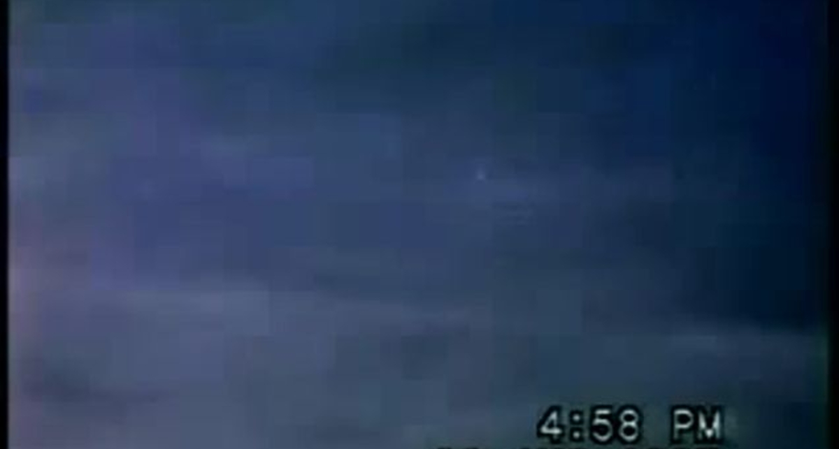 Швеция: НЛО в облаках