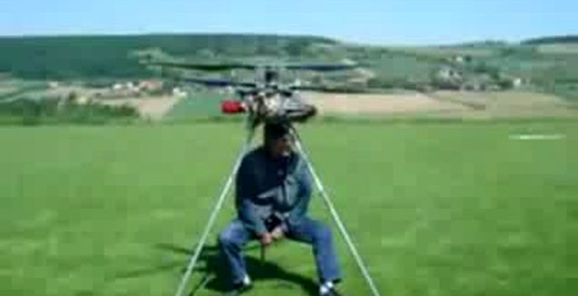 Полёт миниатюрного вертолёта