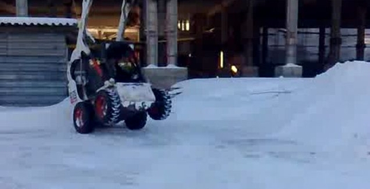 Экскаватор убивает бобика