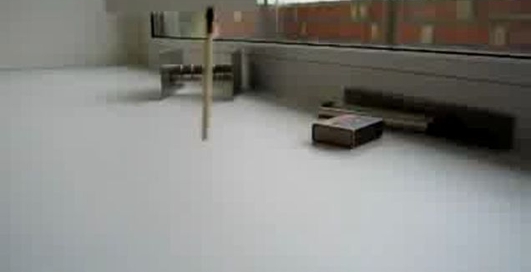 Эксперимент со спичкой и магнитом