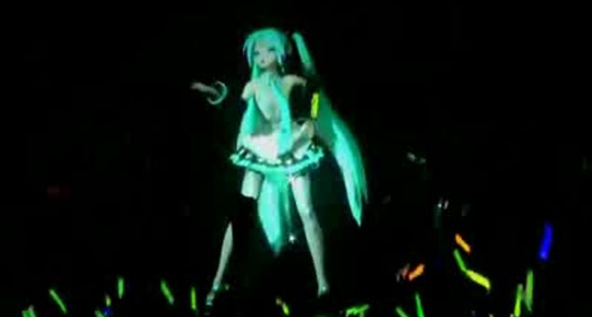 Голографическая солистка