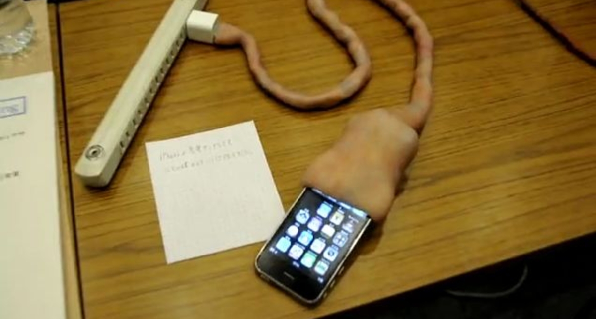 Зарядка-пуповина для iPhone