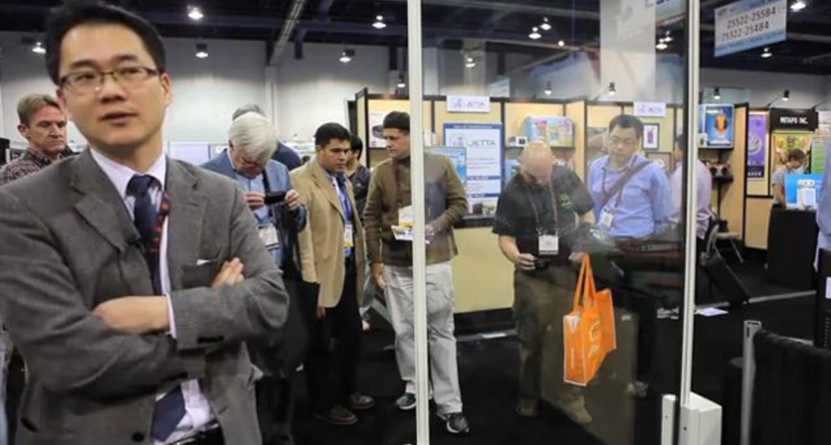 Робот-мойщик стекол Windoro