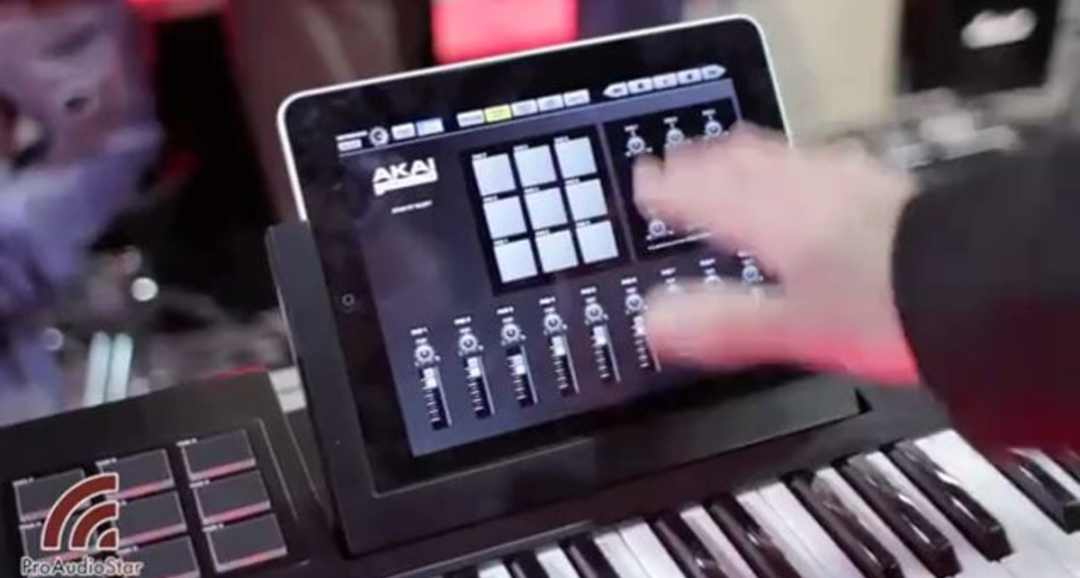 Akai Synthstation 49 - музыкальный контроллер для iPad