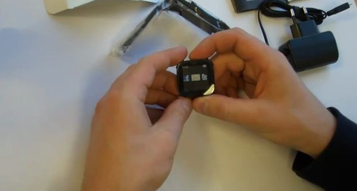 Распаковка Sony Ericsson LiveView