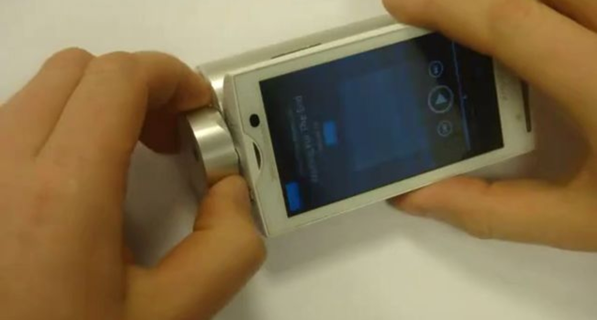 Media Speaker Stand Sony Ericsson MS430 (портативная колонка)