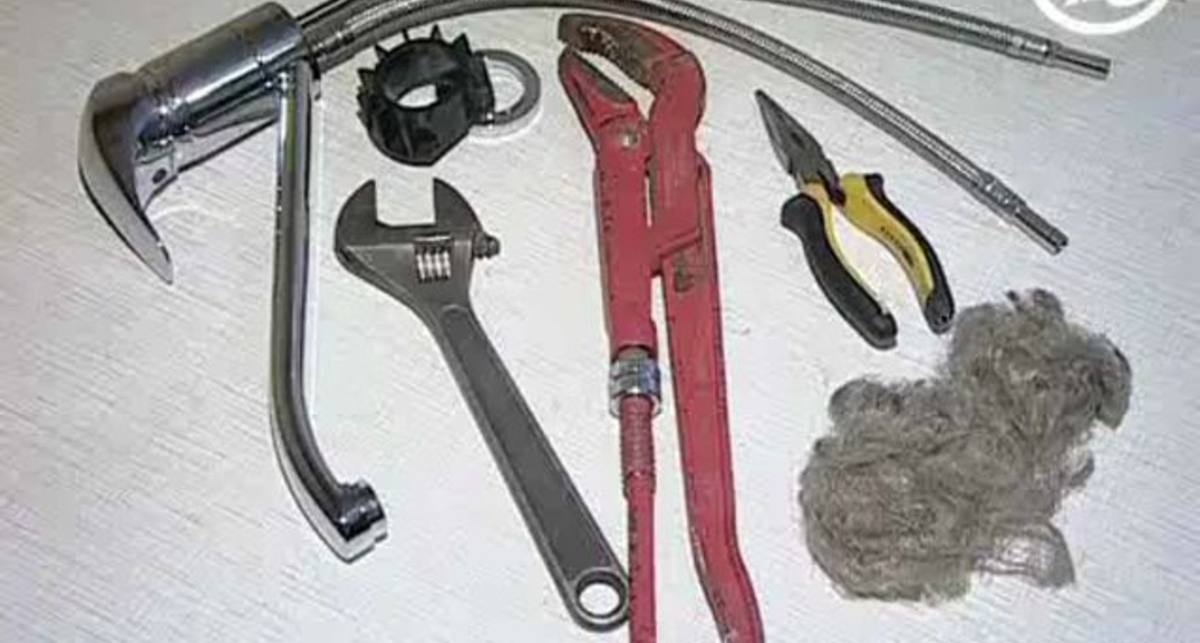 замена и установка смесителя.