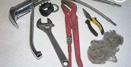 замена и установка смесителя."САН-ТЕХНО" и 1 канал ТВ.