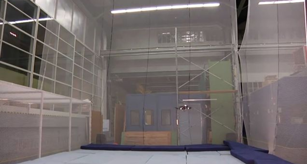 Жонглирующие квадрокоптеры