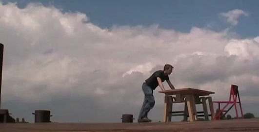 Восьминогий шагающий стол