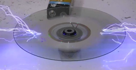 Оригинальный способ стереть CD-диск