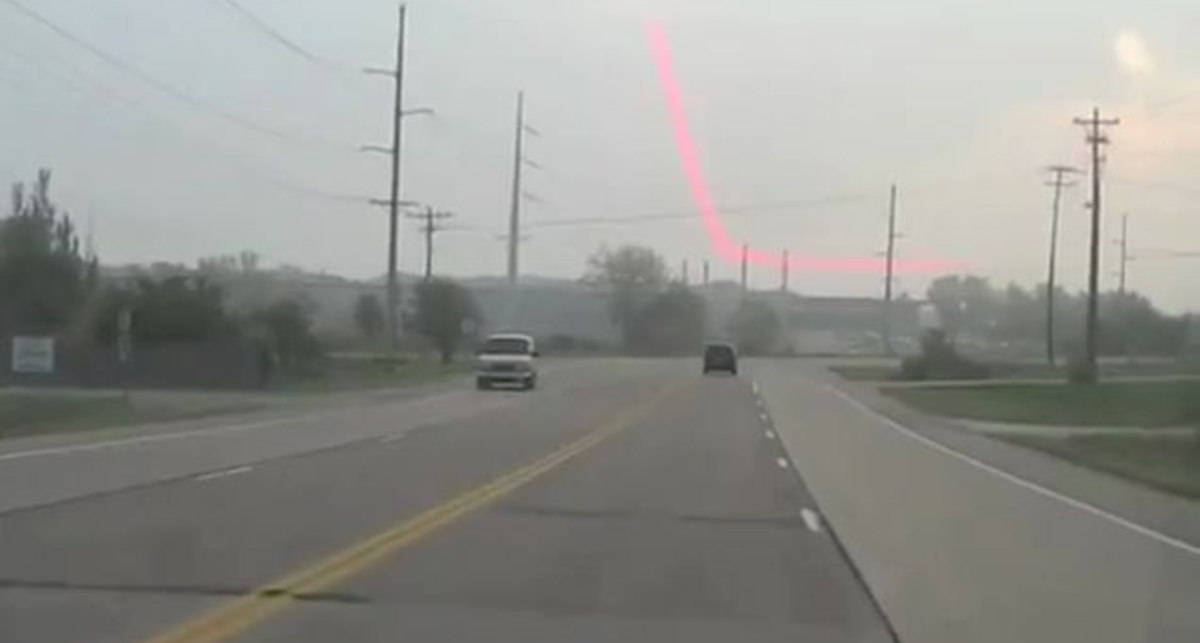 Ветровое стекло в качестве проекционного дисплея