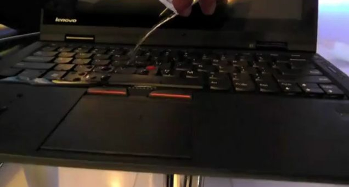 Тестирование водостойкости клавиатуры ThinkPad X1