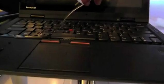 Тестирование водостойкости клавиатуры ThinkPad X1