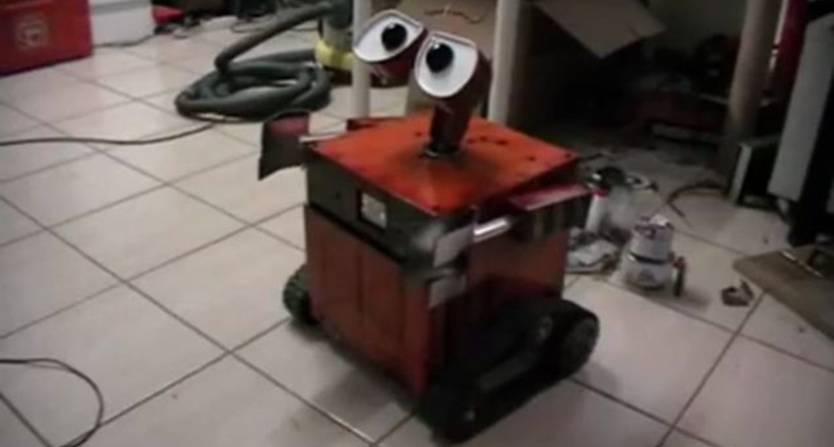 Системный блок в виде робота WALL-E