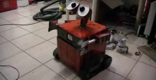 Системный блок в виде робота WALL-E