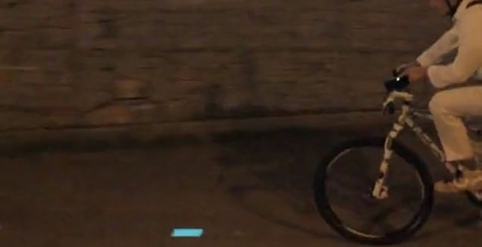 Велосипед с проектором