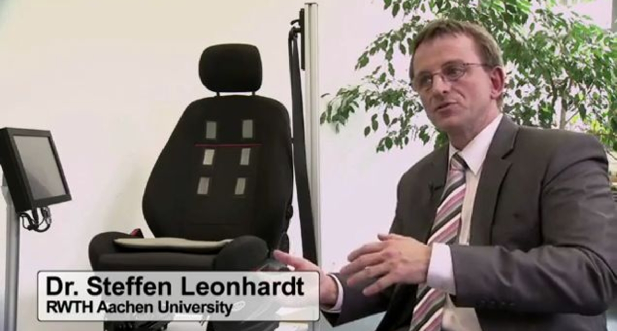 Концептуальное сиденье отслеживающее сердцебиение