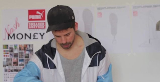 Модные кроссовки со встроенными колонками