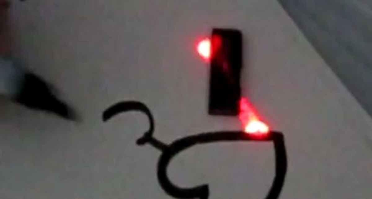 Sticky Light - это классный гаджет, с которым день пролетает незаметно