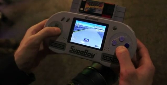 SupaBoy - портативная приставка для ретро игр