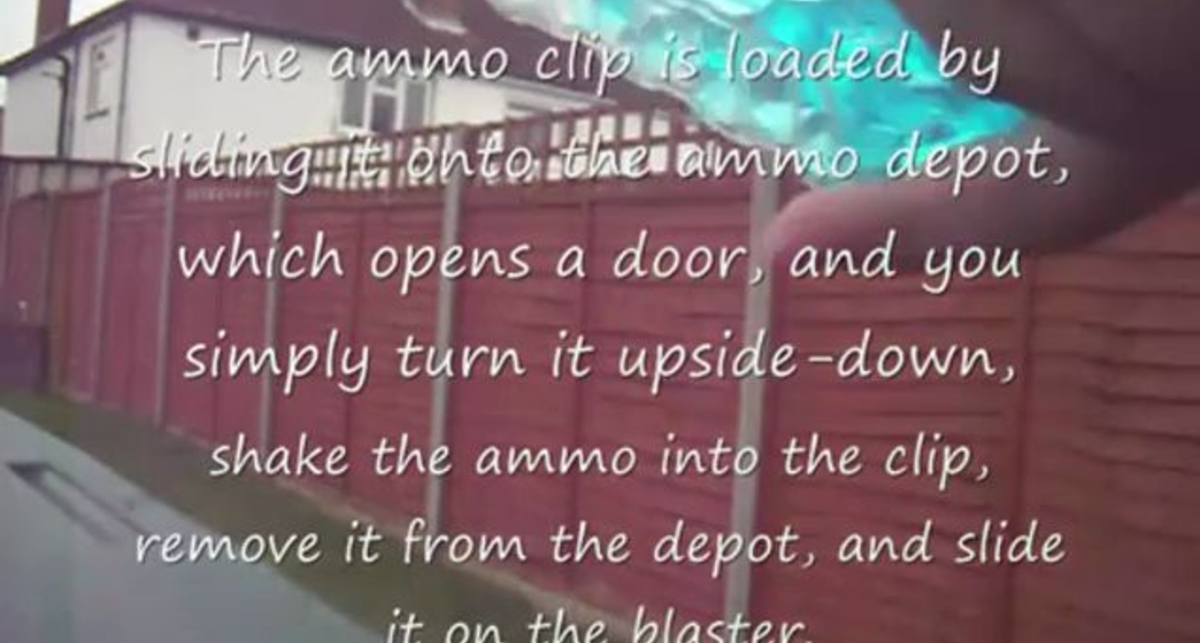 Пейнтбольный маркер стреляющий водяными шарами