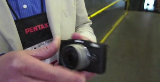 Самая маленькая фотокамера со сменным объективом