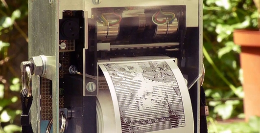 Электронный художник с короткой памятью