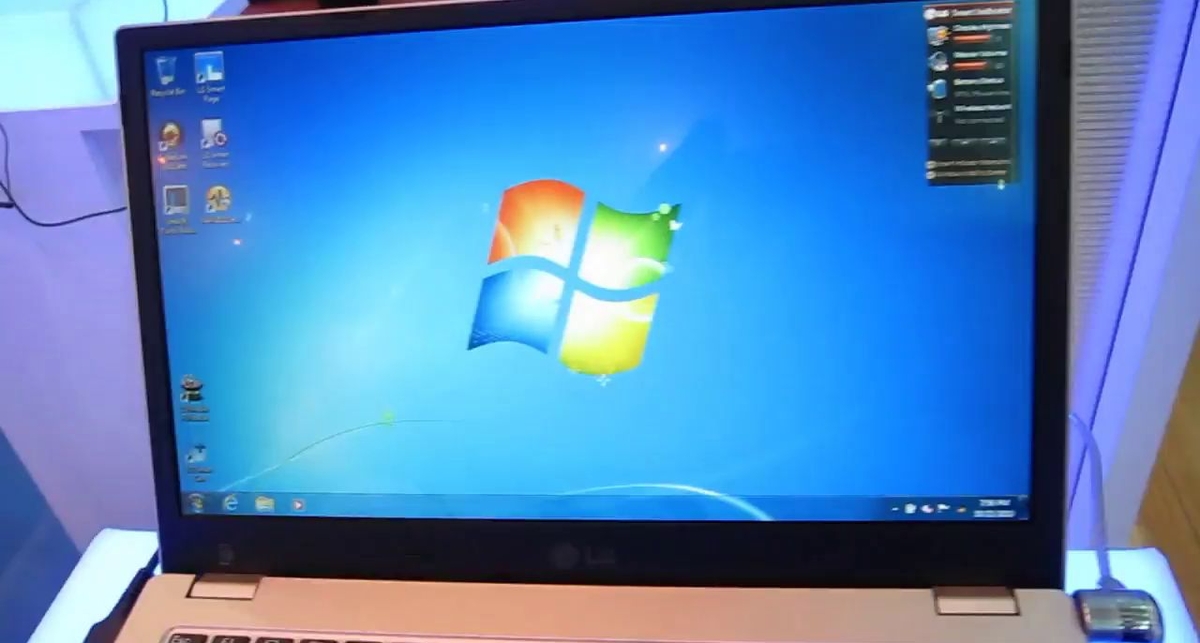 Ноутбук LG Xnote P220