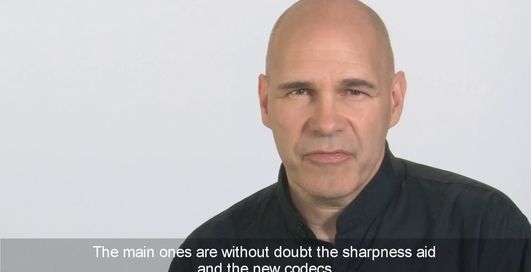 Sony NEX-VG20E - видеокамера со сменной оптикой