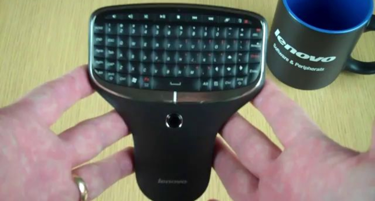 Мультимедийный пульт с клавиатурой от Lenovo