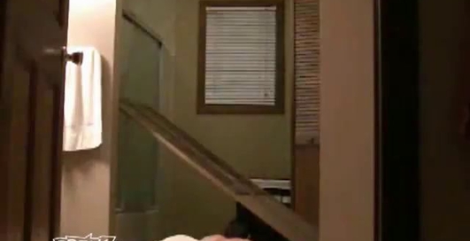 Как разыграть друга 1 апреля (видео)