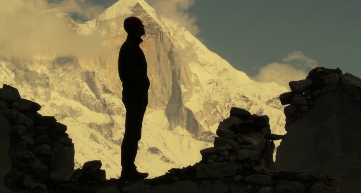 Валерий Розов объединил альпинизм и бейсджампинг (видео)