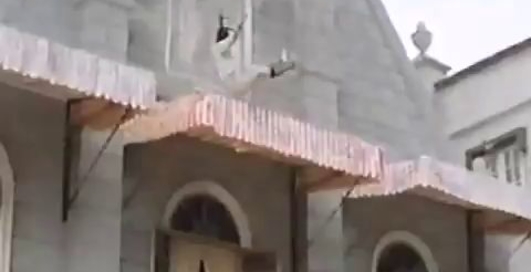 Смотрите лучшие трюки Джеки Чана из фильмов!