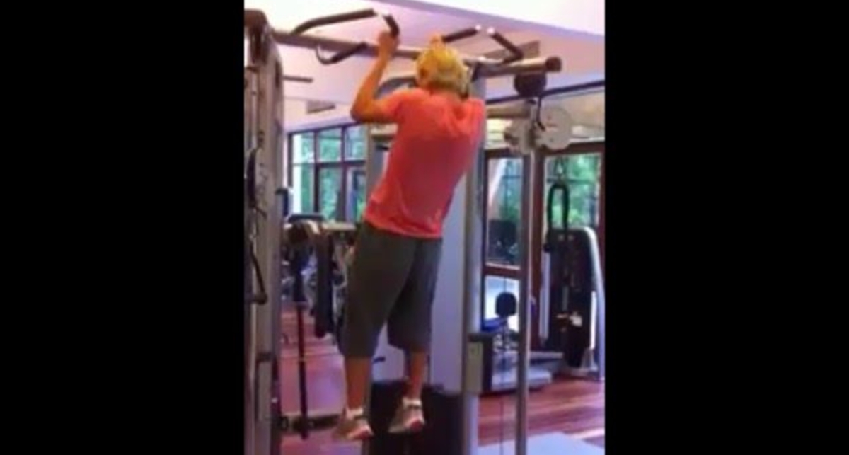 Смотри, как тренируется Анатолий Тимощук на Мальдивах (видео, фото)