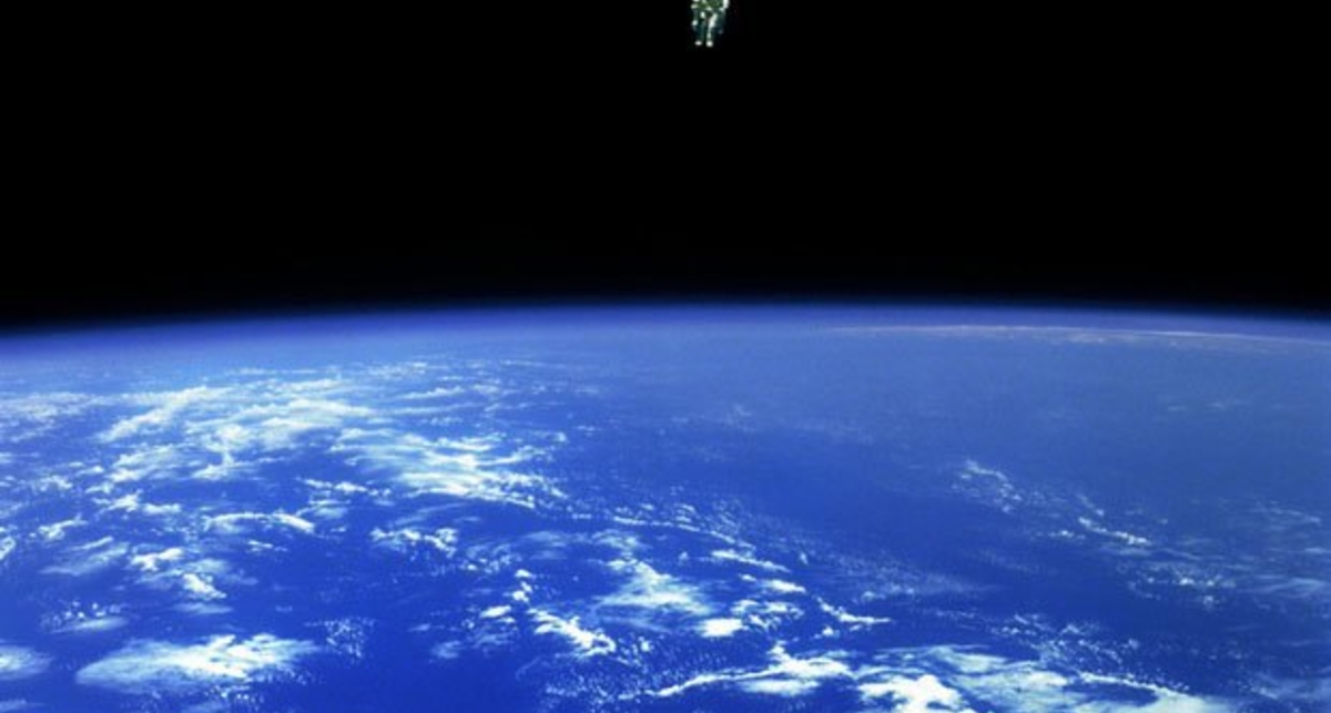 NASA посвятила фотосессию картине «Гравитация»