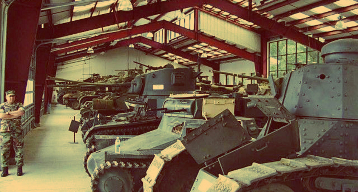 В США пустят с молотка сотню настоящих танков