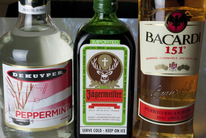 Алкогольные коктейли: 8 самых крепких рецептов