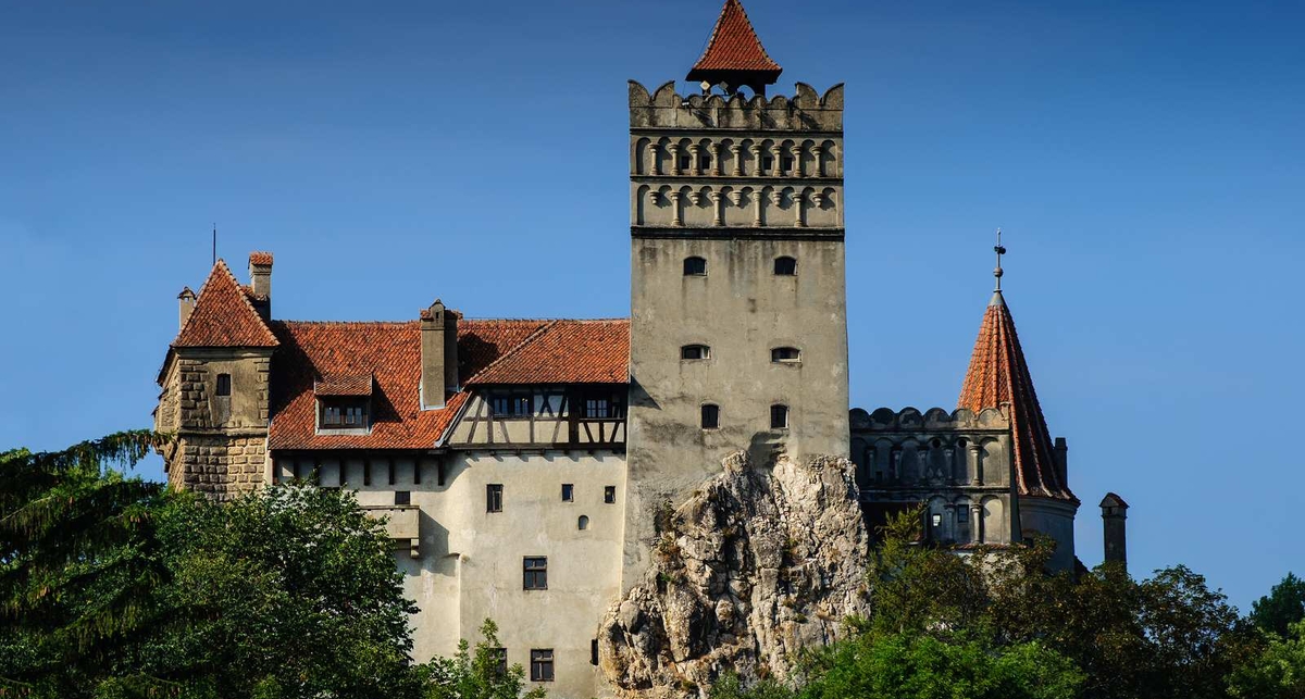 Замок Дракулы продадут с аукциона за $135 млн.