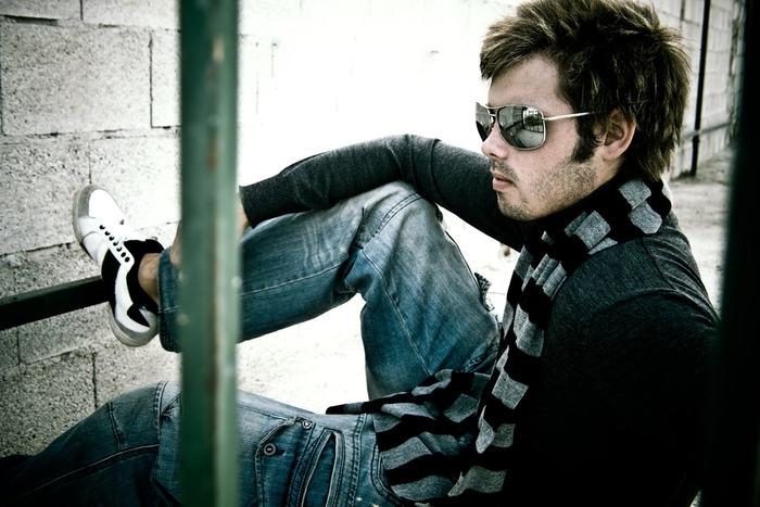 Как правильно носить джинсы: 5 мужских советов