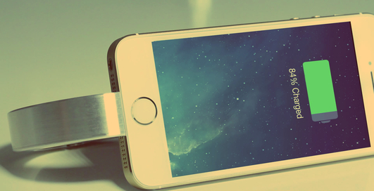 Зарядка-браслет: модный девайс для IPhone
