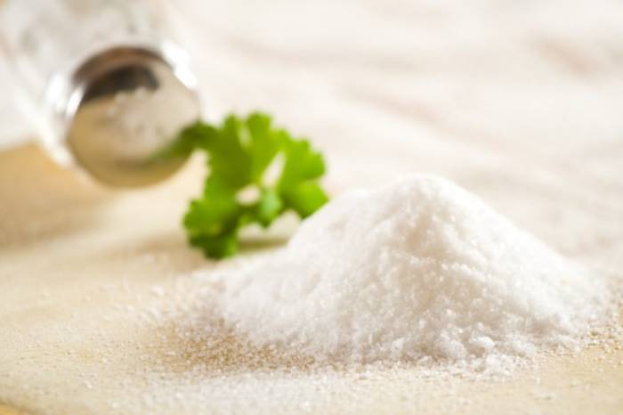 Столовая соль: белая смерть или спасательный круг