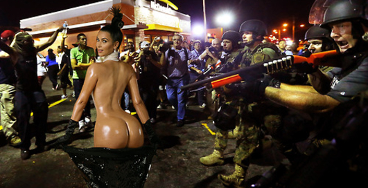 "Жаба" дня: как интернет пошутил над фото Кардашян