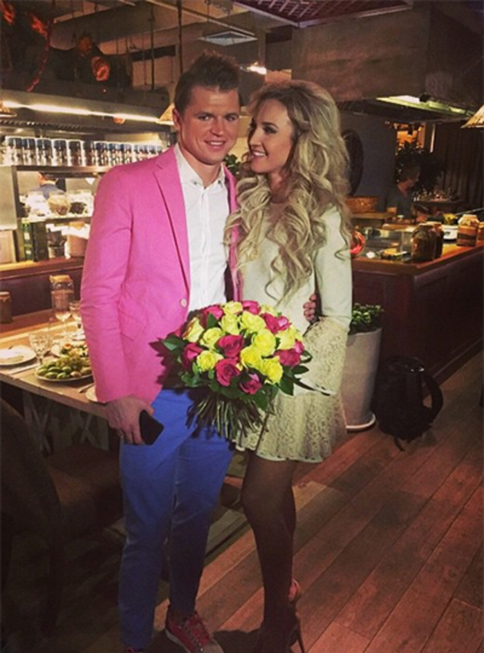 Жены спортсменов: 10 красавиц, популярнее мужей Жены спортсменов: 10 красавиц, популярнее мужей