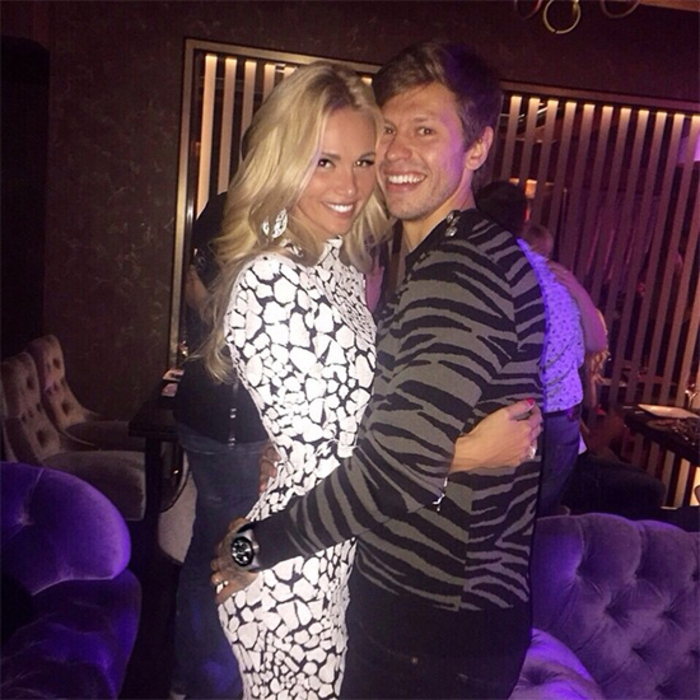 Жены спортсменов: 10 красавиц, популярнее мужей Жены спортсменов: 10 красавиц, популярнее мужей