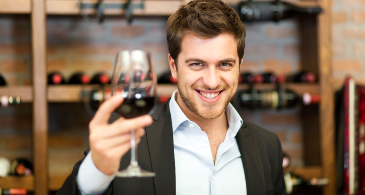 Как открыть вино без штопора: 5 мужских советов