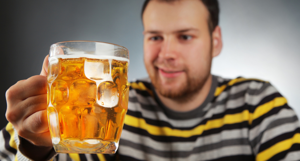Пиво и чипсы полезнее спортивных напитков - ученые