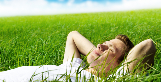 Почему оптимисты живут дольше: ТОП-5 причин