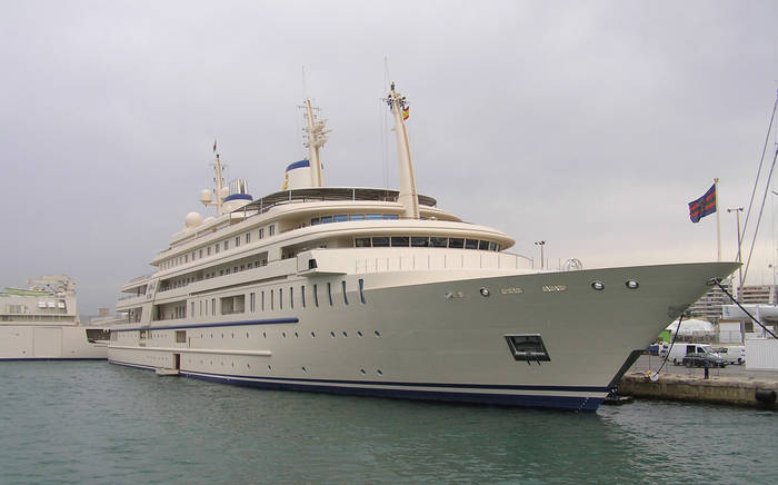 Яхты олигархов: ТОП-10 самых роскошных и дорогих
